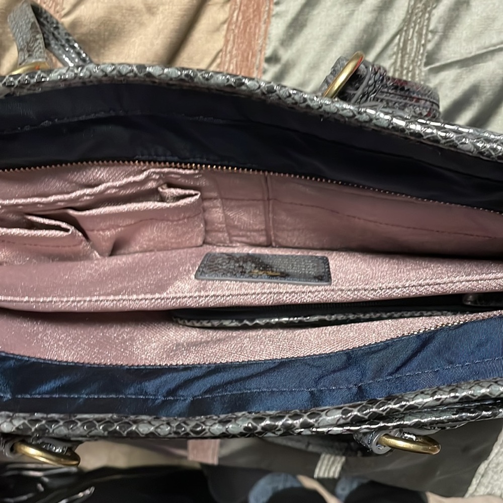 Tumi Shoulder Bag - Picture 6 of 8